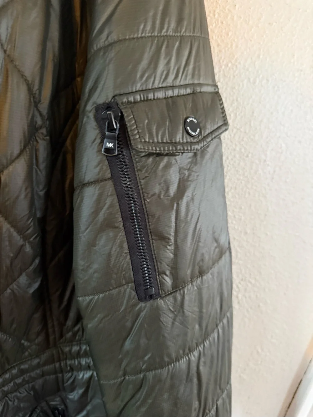 (XL) Michael Kors Quilted Olive Green Women's Puffer Jacket with Utility Pockets